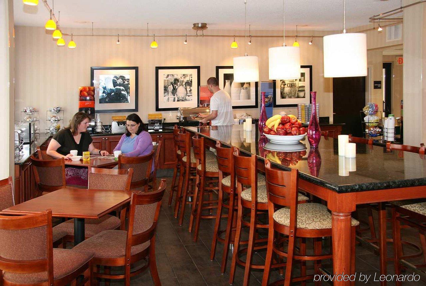 Hampton Inn Washington Restaurant photo